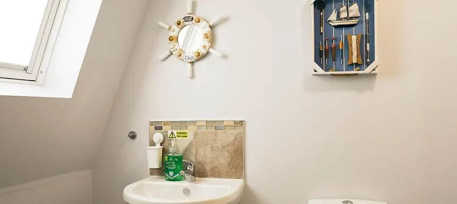 Seaside View Apartment - Sunny Bright Two Bedroom Apartment - Lift Inside Filey 0*,