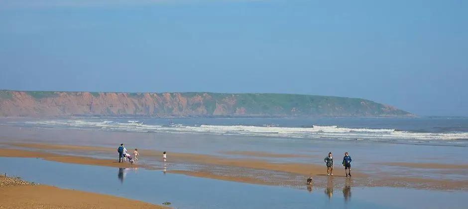 Seaside View Apartment - Sunny Bright Two Bedroom Apartment - Lift Inside Filey